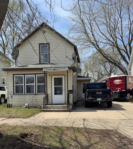 518 7th Avenue NW, Faribault, MN 55021