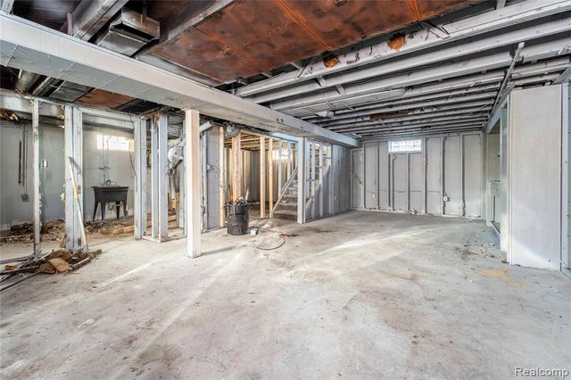 33619 Forest Street, Wayne, MI 48184