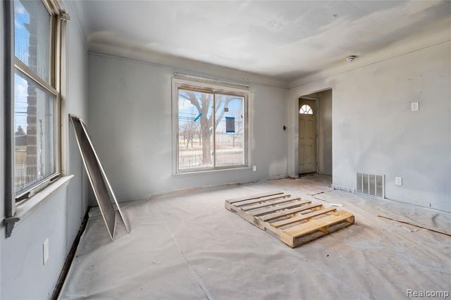 33619 Forest Street, Wayne, MI 48184