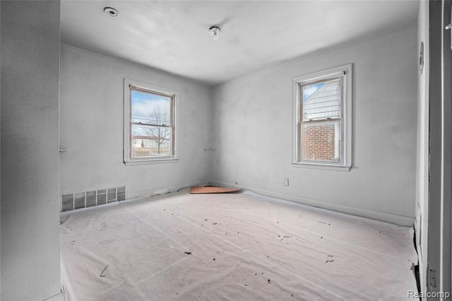 33619 Forest Street, Wayne, MI 48184