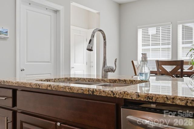 8737 Aspinwall Drive, Charlotte, NC 28216