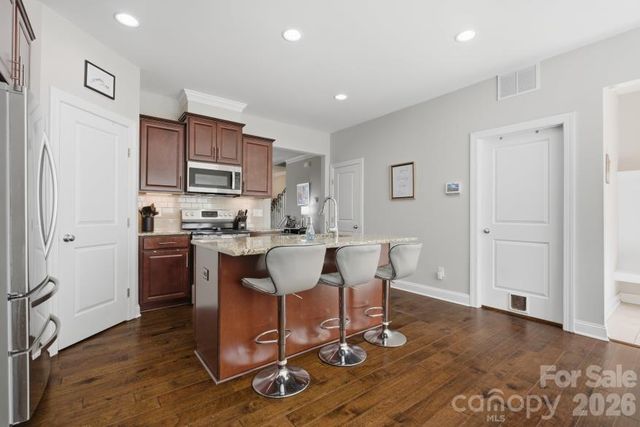 8737 Aspinwall Drive, Charlotte, NC 28216
