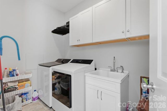 8737 Aspinwall Drive, Charlotte, NC 28216