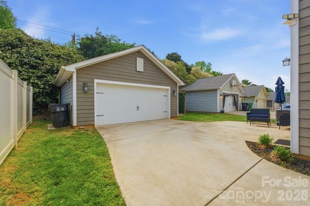 8737 Aspinwall Drive, Charlotte, NC 28216