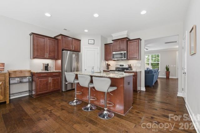 8737 Aspinwall Drive, Charlotte, NC 28216