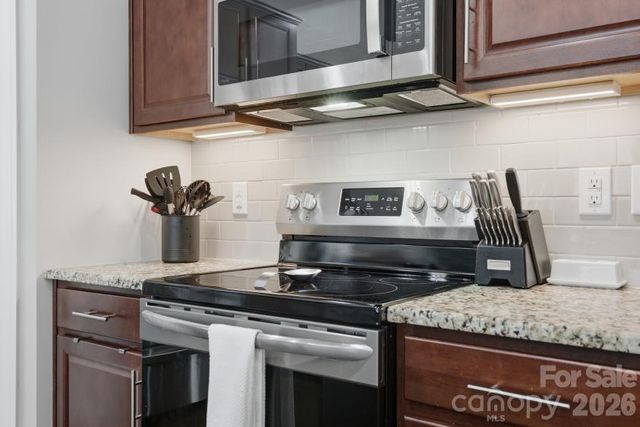 8737 Aspinwall Drive, Charlotte, NC 28216