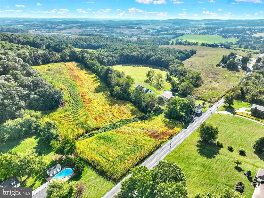 JEFFERSON RD, Spring Grove, PA 17362
