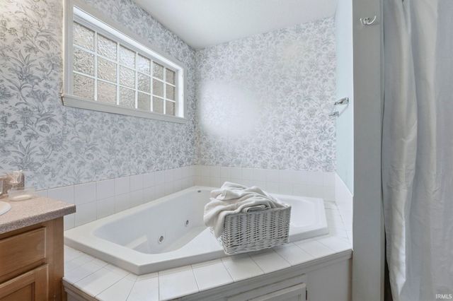 10409 Cherry Creek Road, Fort Wayne, IN 46818