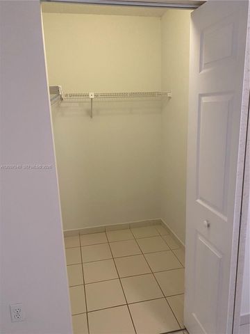 3566 W 80th St 202-57, Hialeah, FL 33018