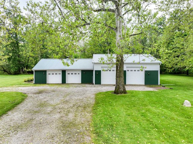 6592 E Waco Drive, Syracuse, IN 46567