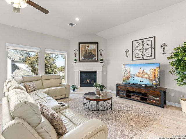 101 El Cielo, Boerne, TX 78006