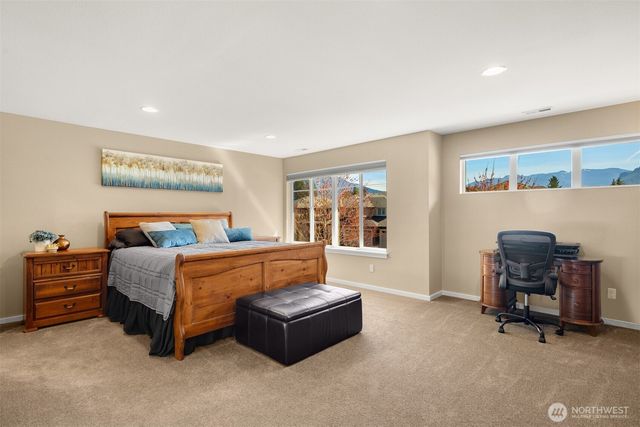 732 SE 11th Street, North Bend, WA 98045