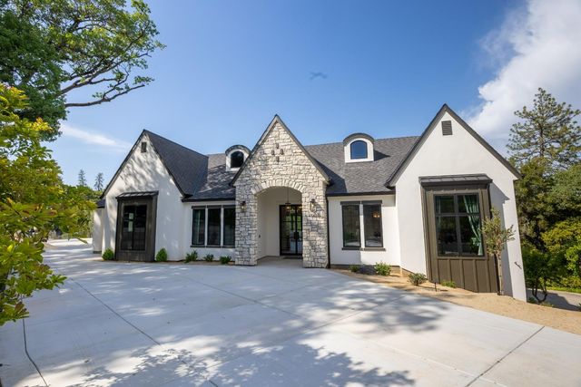 13628 Finch Ct, Auburn, CA 95603