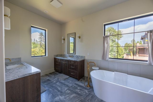 13628 Finch Ct, Auburn, CA 95603