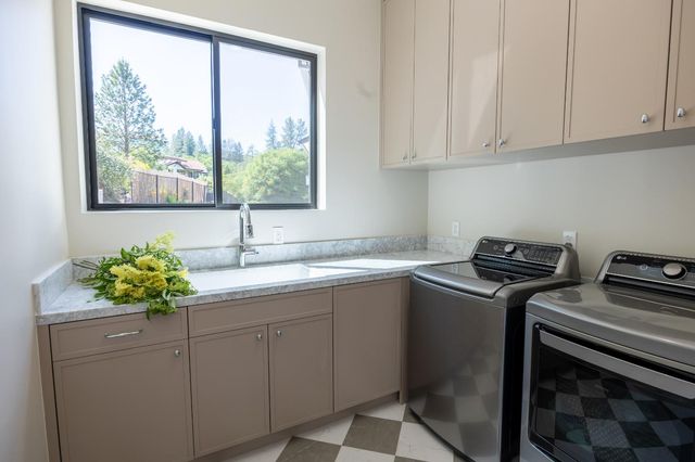 13628 Finch Ct, Auburn, CA 95603