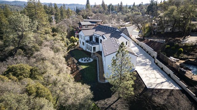 13628 Finch Ct, Auburn, CA 95603