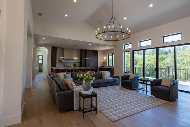 13628 Finch Ct, Auburn, CA 95603