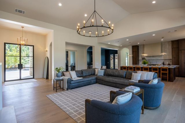 13628 Finch Ct, Auburn, CA 95603