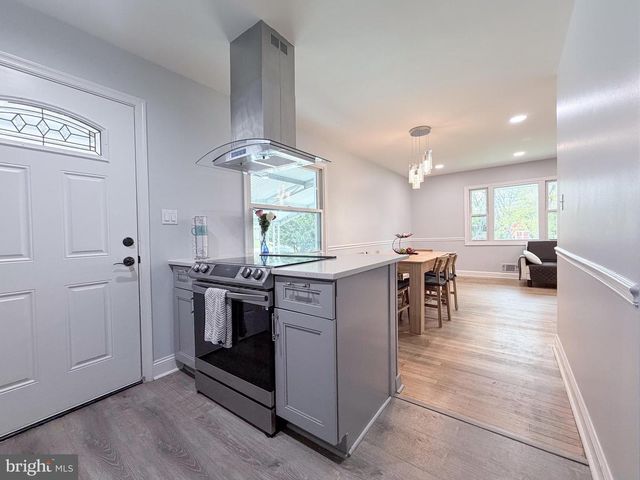4902 91ST PL, Lanham, MD 20706