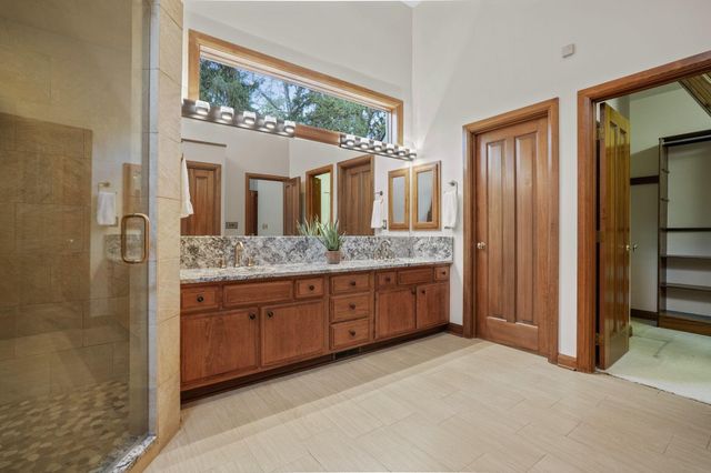 3055 Carriage Lane, Columbus, OH 43221