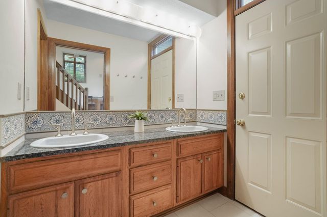 3055 Carriage Lane, Columbus, OH 43221