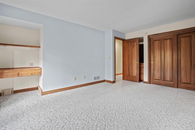 3055 Carriage Lane, Columbus, OH 43221