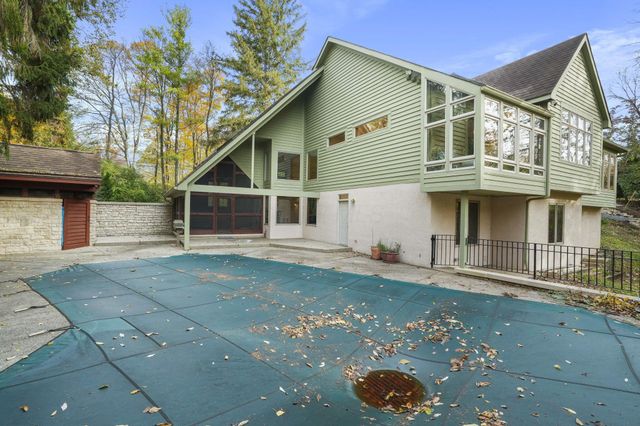 3055 Carriage Lane, Columbus, OH 43221