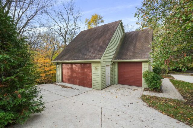 3055 Carriage Lane, Columbus, OH 43221