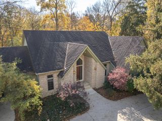 3055 Carriage Lane, Columbus, OH 43221