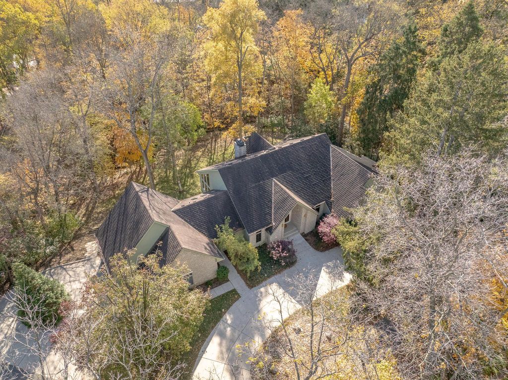 3055 Carriage Lane, Columbus, OH 43221