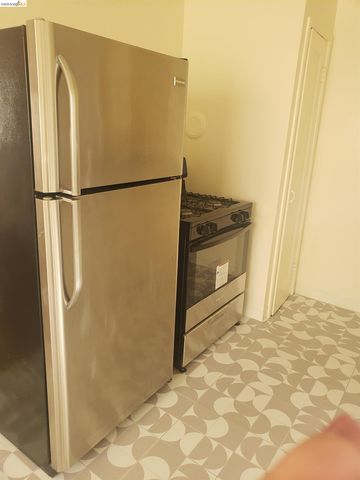 1402 Berkeley Way, Berkeley, CA 94702