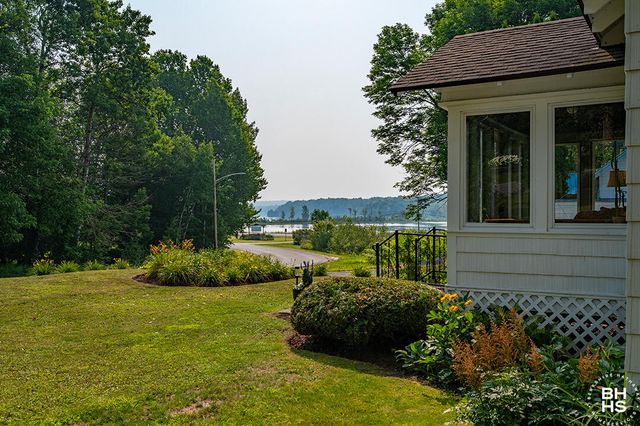 22 Dewey Avenue, Piercefield, NY 12973