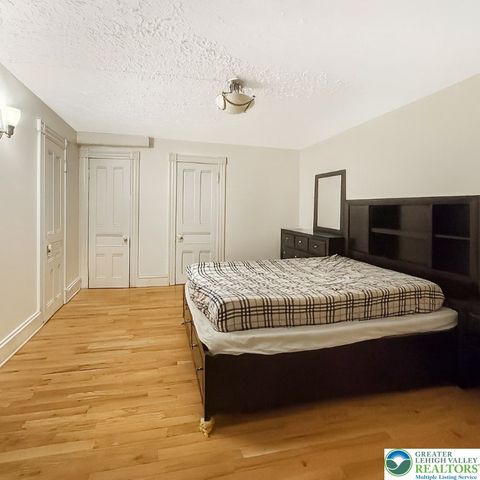 40 Delaware Drive, Easton, PA 18042