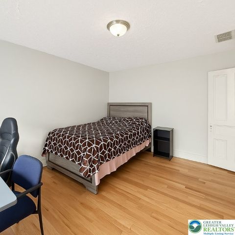 40 Delaware Drive, Easton, PA 18042