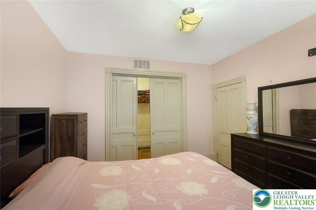 40 Delaware Drive, Easton, PA 18042