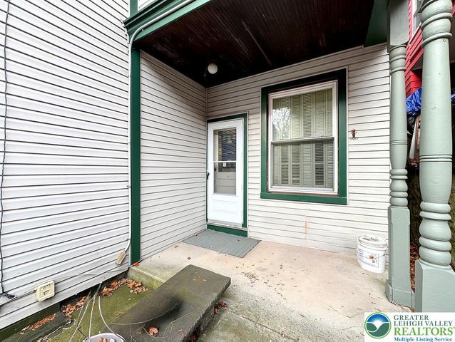 40 Delaware Drive, Easton, PA 18042