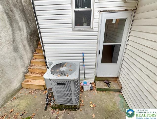 40 Delaware Drive, Easton, PA 18042