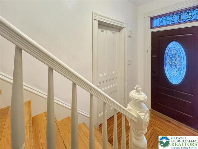 40 Delaware Drive, Easton, PA 18042