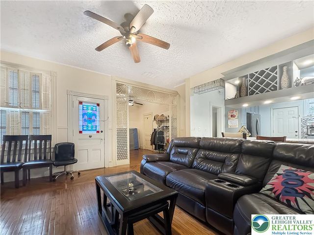 40 Delaware Drive, Easton, PA 18042