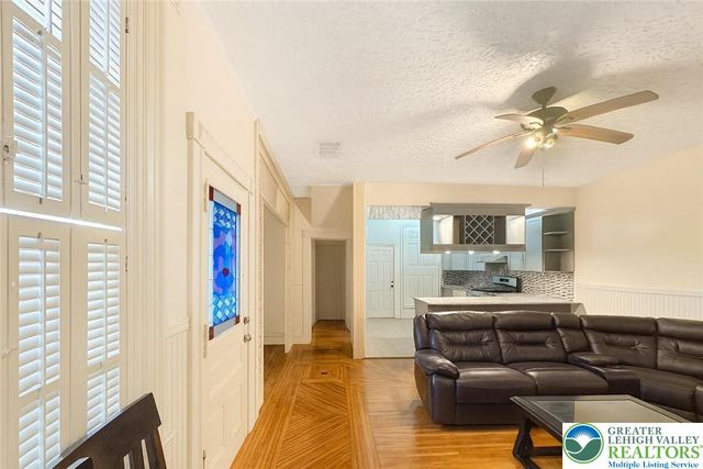 40 Delaware Drive, Easton, PA 18042