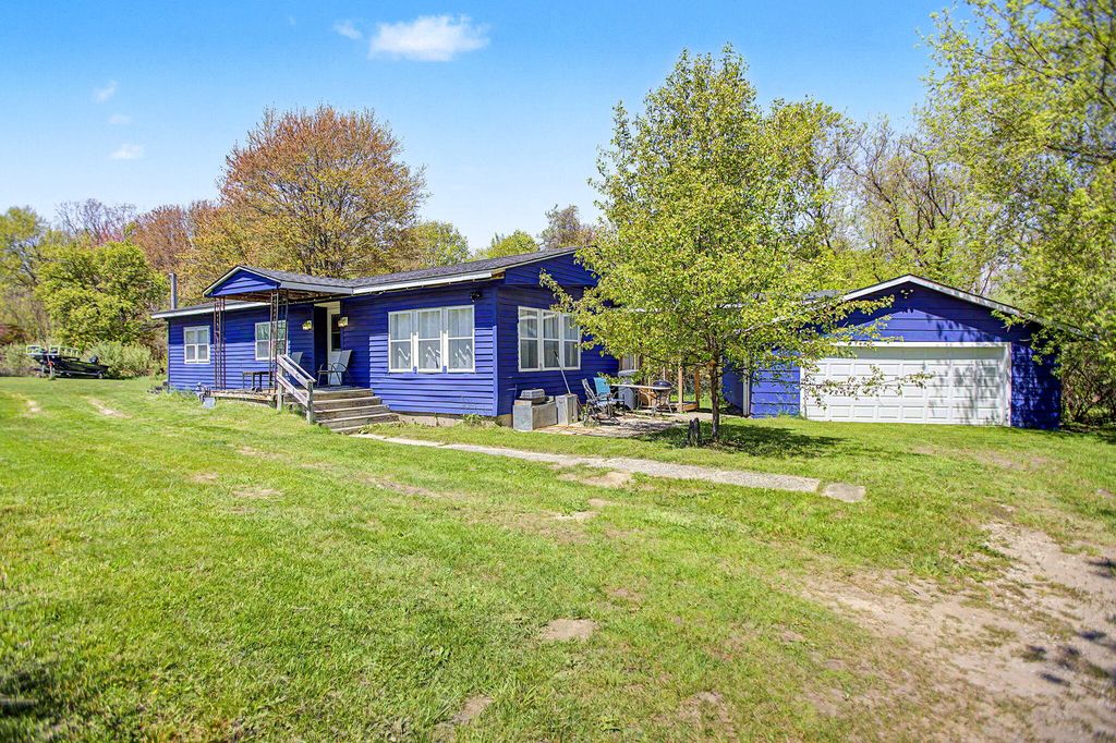 7181 E Beach Drive, Casco Twp, MI 49090