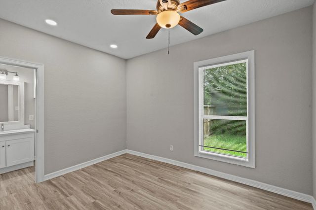 311 7th Avenue N, Texas City, TX 77590