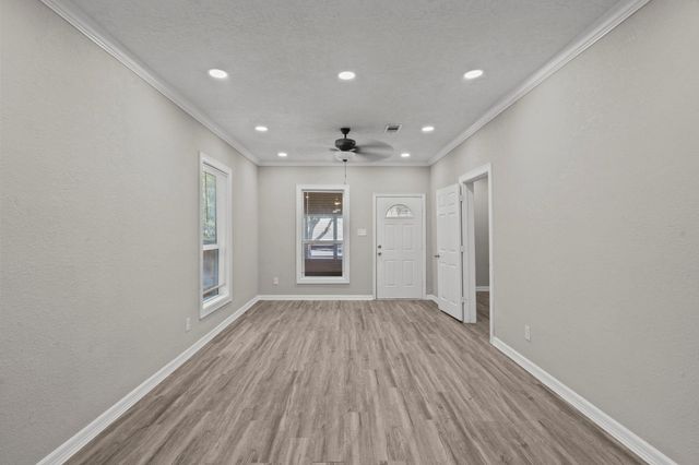 311 7th Avenue N, Texas City, TX 77590
