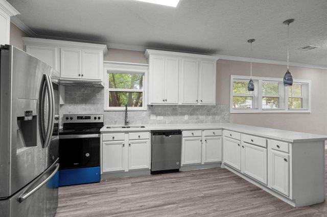 311 7th Avenue N, Texas City, TX 77590