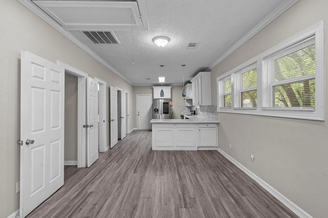 311 7th Avenue N, Texas City, TX 77590