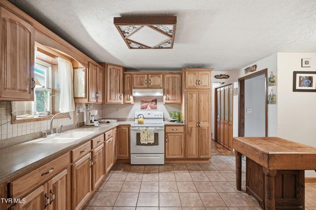5100 Chandler Road, Big Stone Gap, VA 24219