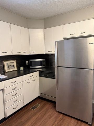 1413 W 4th Street, Lawrence, KS 66044