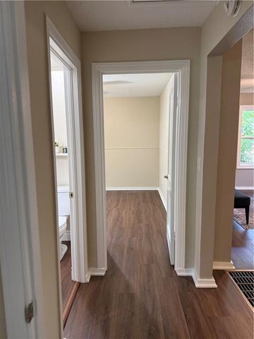 1413 W 4th Street, Lawrence, KS 66044
