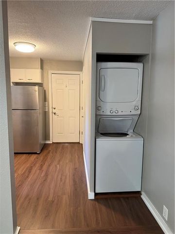 1413 W 4th Street, Lawrence, KS 66044