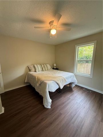 1413 W 4th Street, Lawrence, KS 66044
